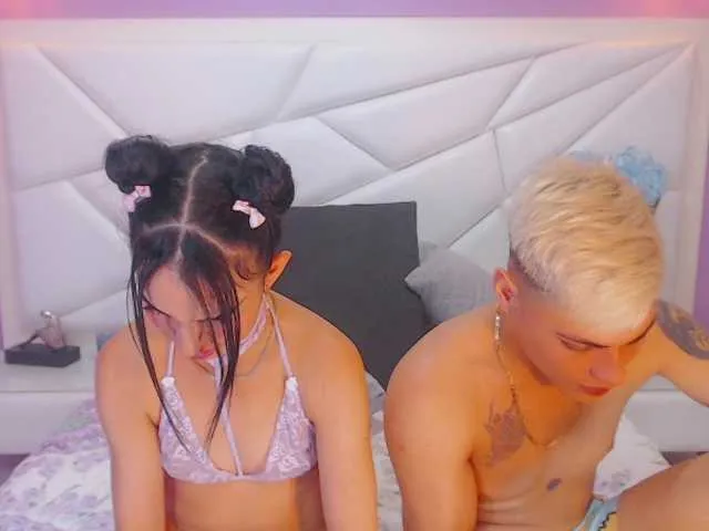 Live sex webcam photo for AriandDavid #273316650