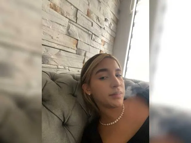 Live sex webcam photo for Arianna-Duque #277934769