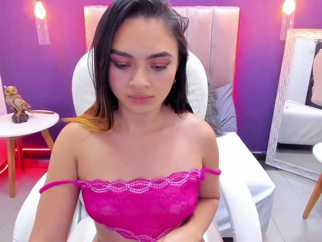 Live sex webcam photo for Arianna-Londo #273878550