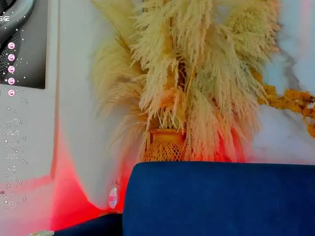 Live sex webcam photo for Arianna-Thonsom #291157794