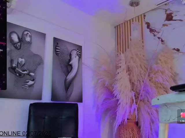 Live sex webcam photo for Arianna-Thonsom #291380570