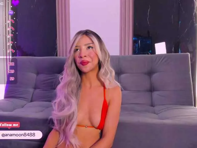 Live sex webcam photo for Arianna-moon #292277157