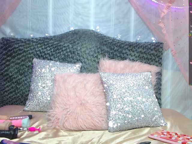Live sex webcam photo for AriannaFroz #273514600