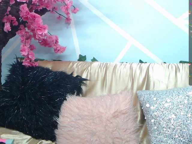 Live sex webcam photo for AriannaFroz #273627990