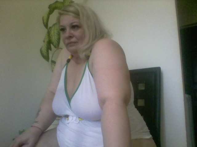 Live sex webcam photo for AriannaMilf #288065053