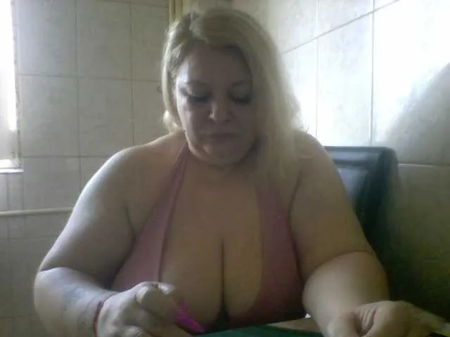 Live sex webcam photo for AriannaMilf #288065077