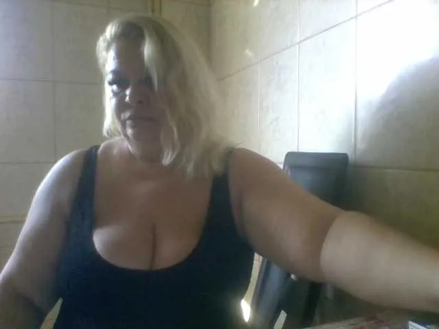 Live sex webcam photo for AriannaMilf #288065087