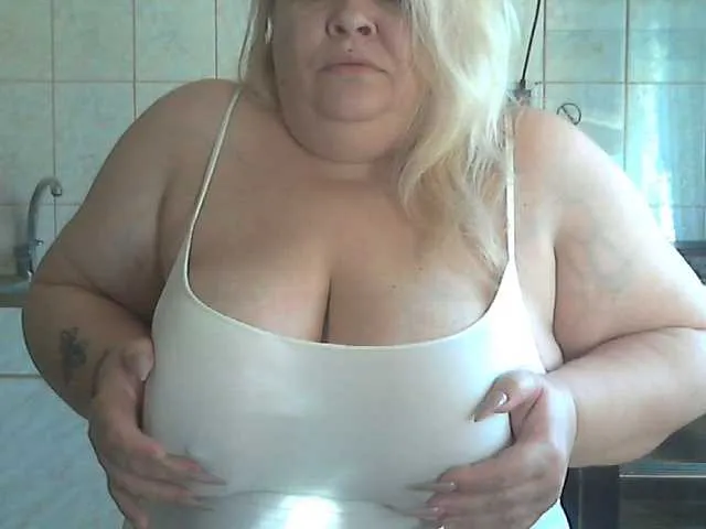 Live sex webcam photo for AriannaMilf #291898725