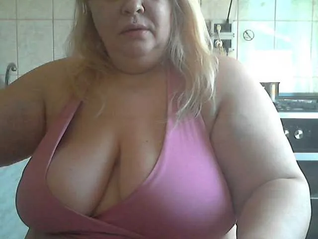 Live sex webcam photo for AriannaMilf #291954366