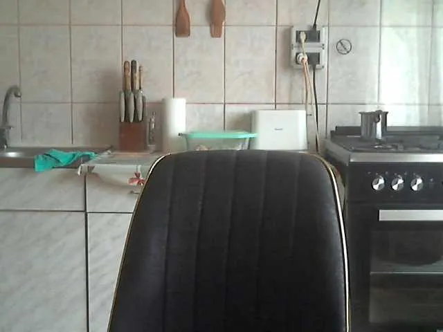 Live sex webcam photo for AriannaMilf #292155317