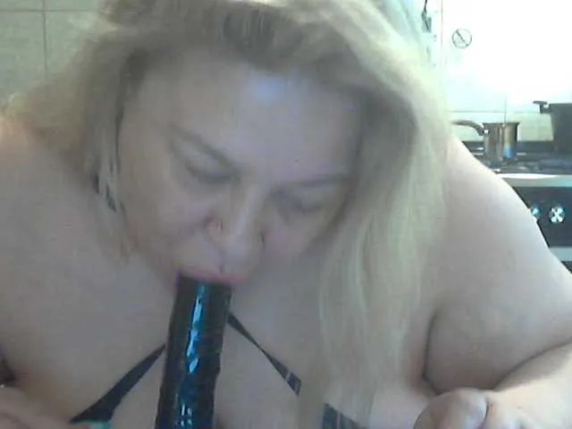 Live sex webcam photo for AriannaMilf #292376322