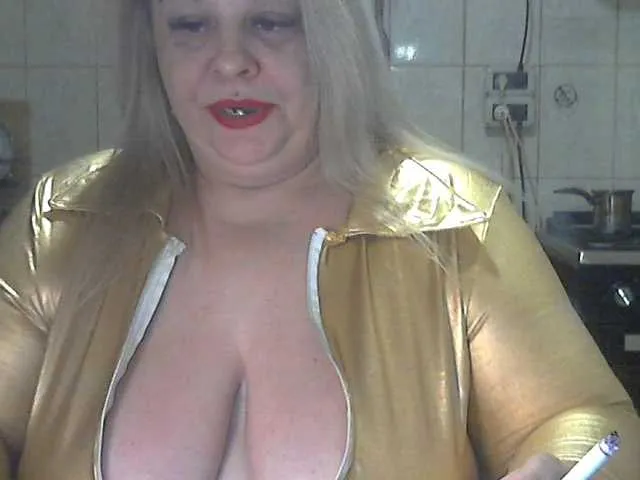 Live sex webcam photo for AriannaMilf #293016061