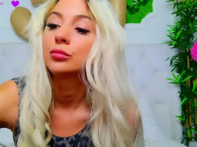 Live sex webcam photo for AriannaSins #291844857