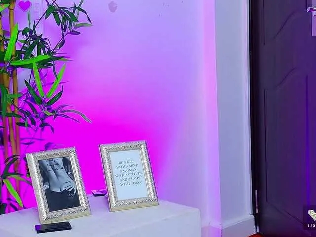 Live sex webcam photo for AriannaSins #291935685