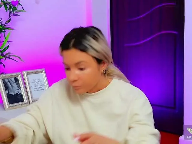 Live sex webcam photo for AriannaSins #291940475