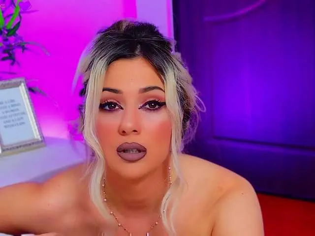 Live sex webcam photo for AriannaSins #291969240