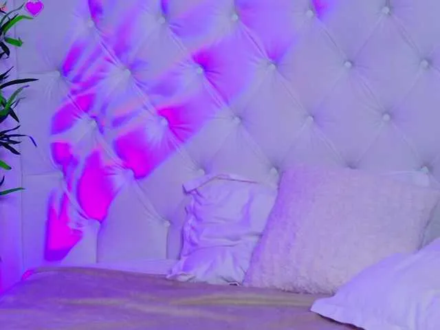 Live sex webcam photo for AriannaSins #292083525