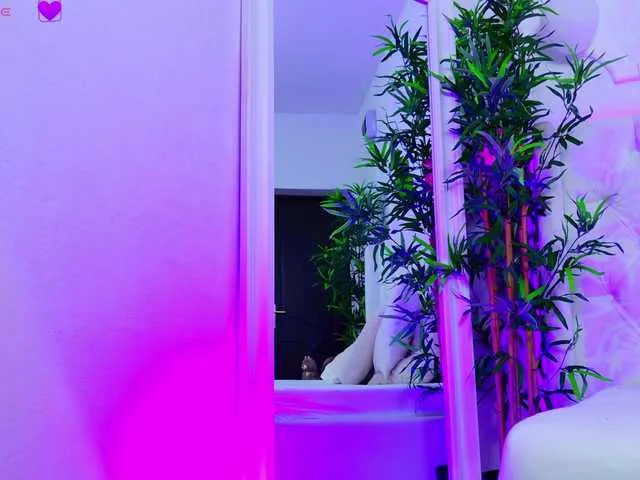 Live sex webcam photo for AriannaSins #292230539