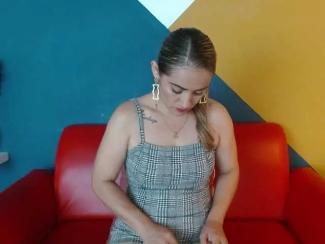 Live sex webcam photo for AriannaTorres #288026480