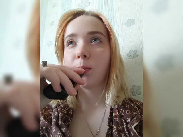 Live sex webcam photo for Ariel006 #272353785