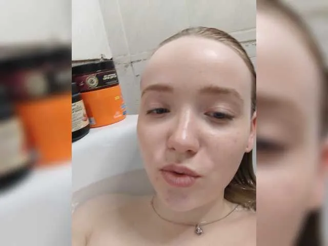 Live sex webcam photo for Ariel006 #272810710