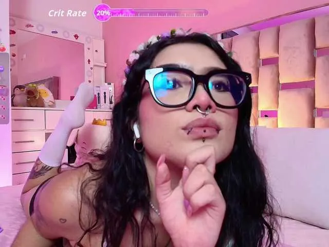 Live sex webcam photo for ArielMoore #291659321