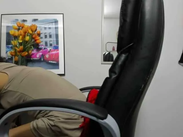 Live sex webcam photo for Aries-Mature #292257936