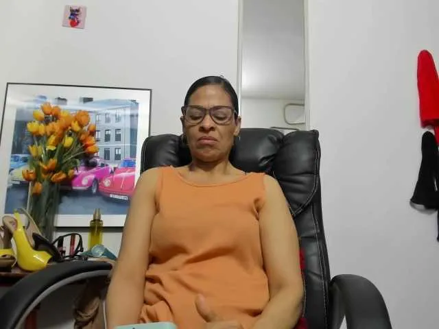 Live sex webcam photo for Aries-Mature #292291041