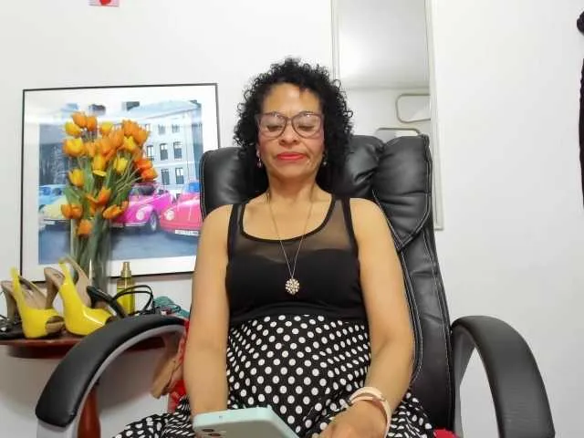 Live sex webcam photo for Aries-Mature #292379757