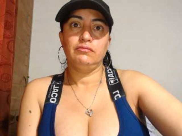 Live sex webcam photo for Aries-arial #275654713