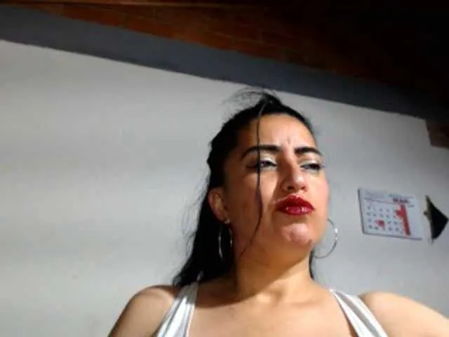 Live sex webcam photo for Aries-arial #275945009