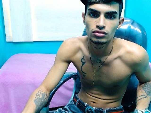 Live sex webcam photo for AriesxKing #288968140