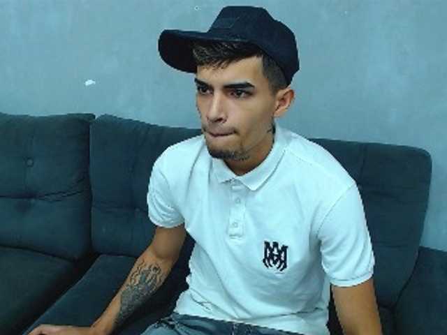Live sex webcam photo for AriesxKing #289678571