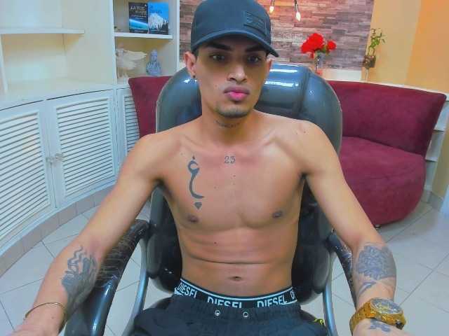 Live sex webcam photo for AriesxKing #290271414