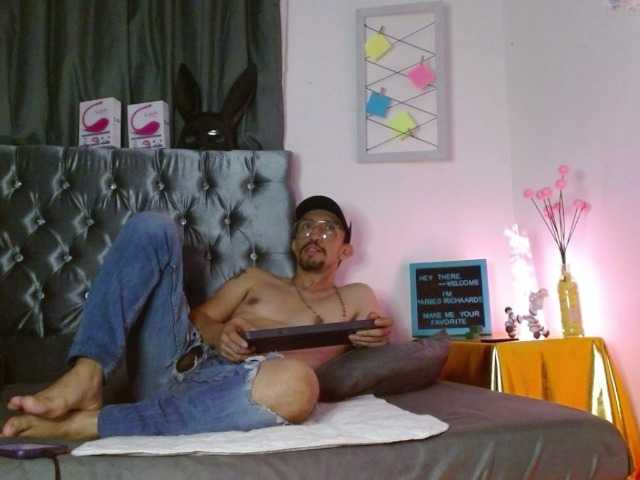 Live sex webcam photo for AriiesRichaards #276103606