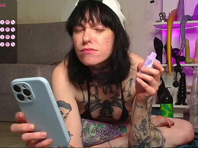 Live sex webcam photo for ArinaTheKink #293297191
