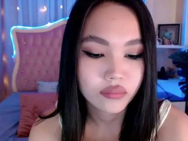 Live sex webcam photo for Arinxxo #288043673