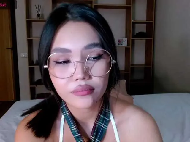 Live sex webcam photo for Arinxxo #288043713