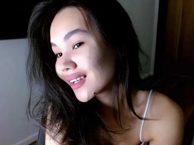 Live sex webcam photo for Arinxxo #288043727