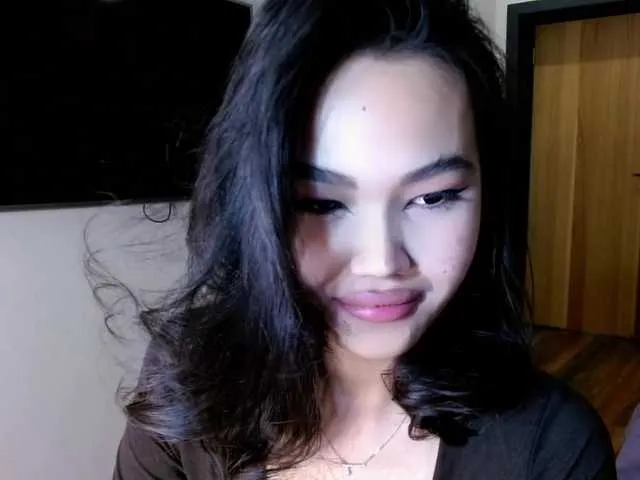 Live sex webcam photo for Arinxxo #288043749