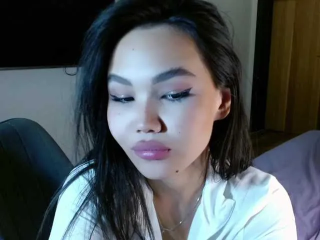 Live sex webcam photo for Arinxxo #288043752