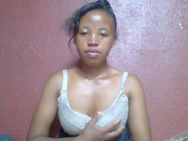 Live sex webcam photo for Arisoah #277334349