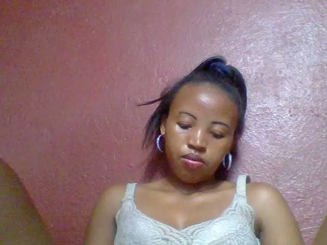 Live sex webcam photo for Arisoah #277382062