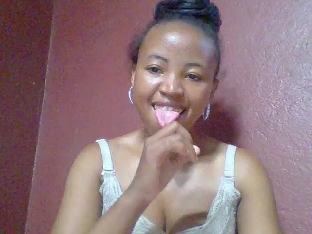 Live sex webcam photo for Arisoah #277393091