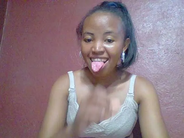 Live sex webcam photo for Arisoah #277394526