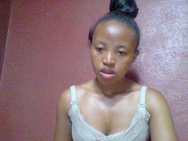 Live sex webcam photo for Arisoah #277400015