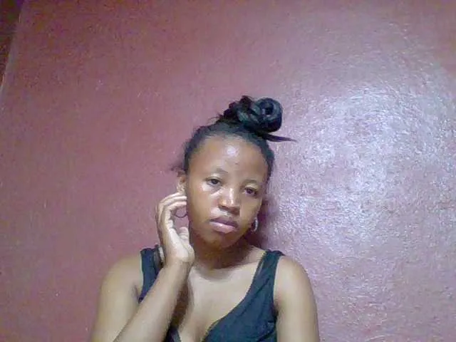 Live sex webcam photo for Arisoah #277430246