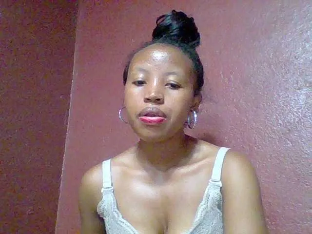 Live sex webcam photo for Arisoah #277447729