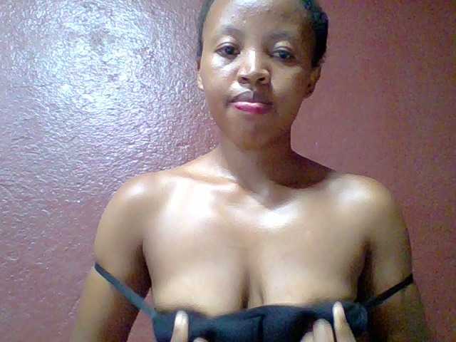 Live sex webcam photo for Arisoah #277476242