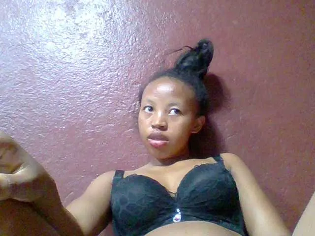 Live sex webcam photo for Arisoah #277530949